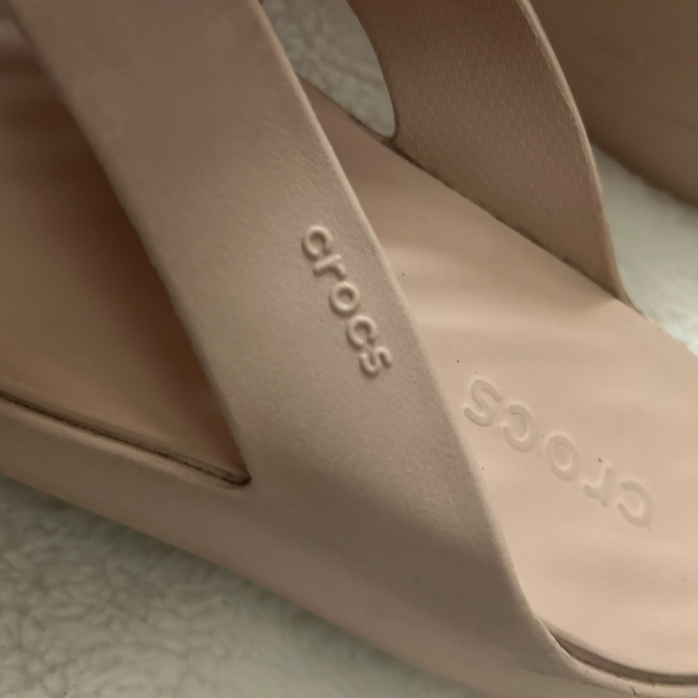 Crocs Getaway Platform Flip Flops in Quartz - Picture 5 of 11